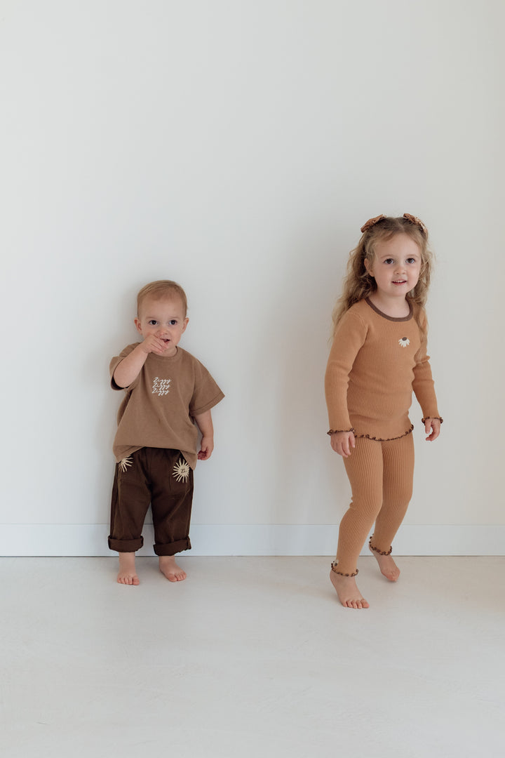 SIGNATURE TEE | MOCHA (KIDS)