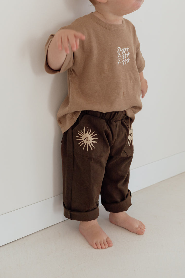 SIGNATURE TEE | MOCHA (KIDS)