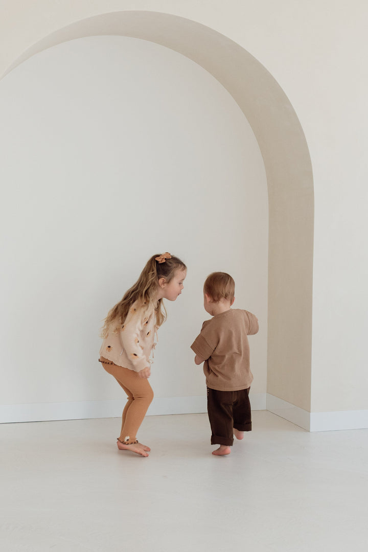 SIGNATURE TEE | MOCHA (KIDS)