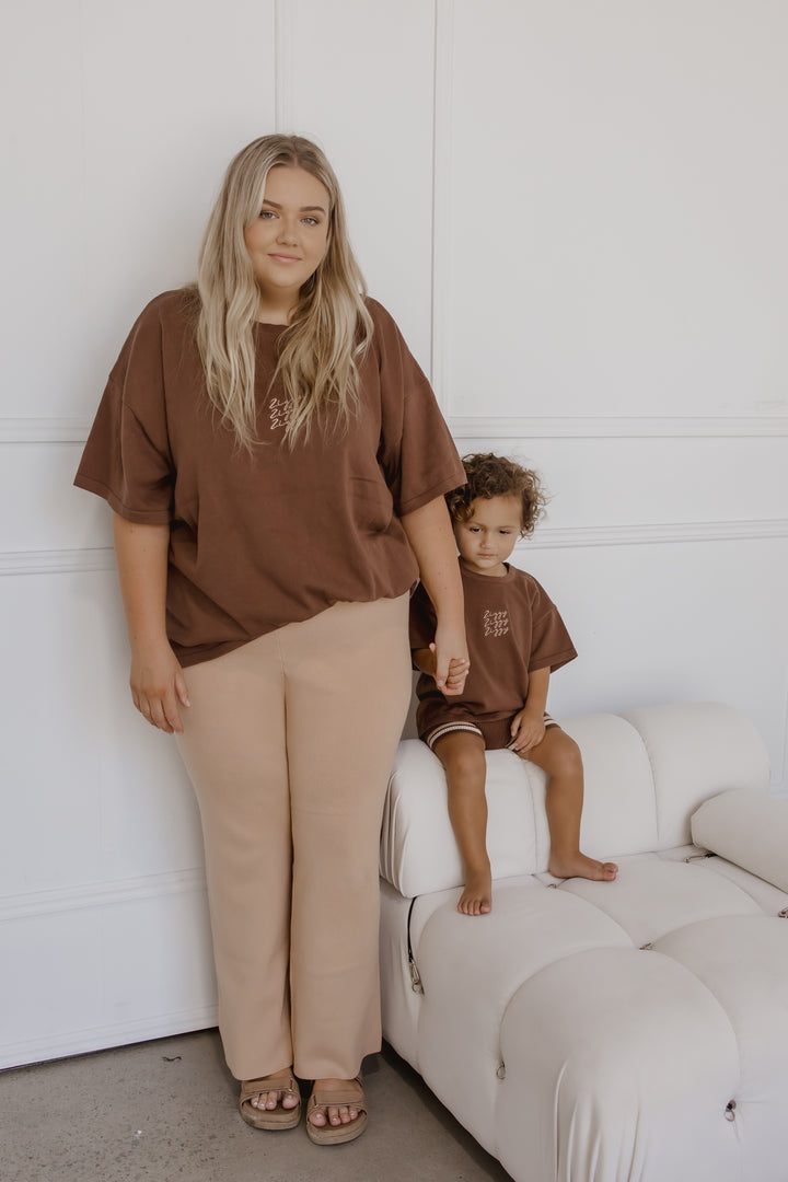 SIGNATURE TEE | CHOCOLATE (WOMEN'S)