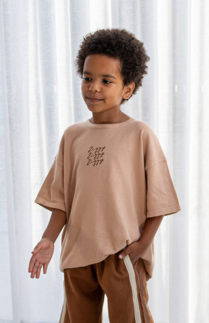 SIGNATURE TEE | PECAN (KIDS)