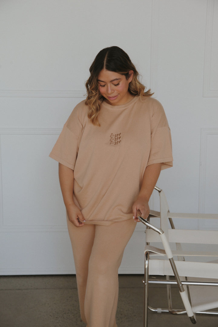 SIGNATURE TEE | PECAN (WOMEN'S)