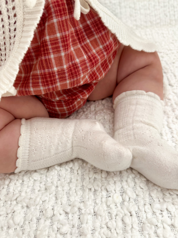 SOCKS | LACE | MILK