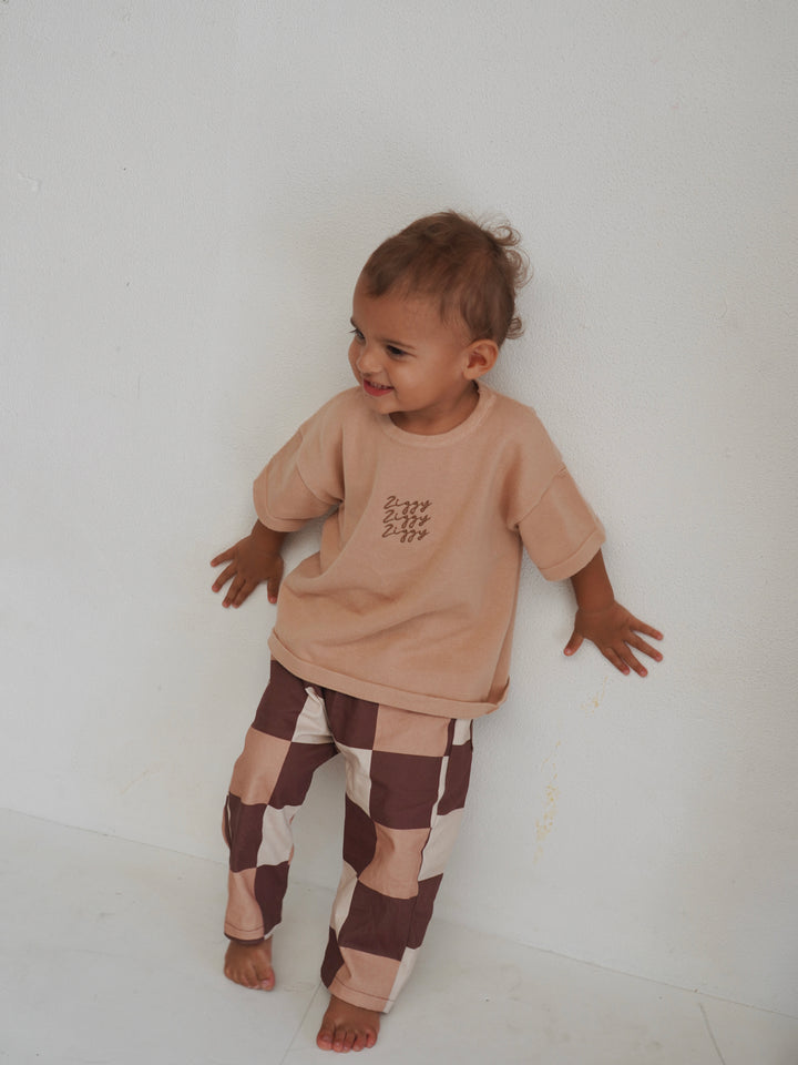 SIGNATURE TEE | PECAN (KIDS)