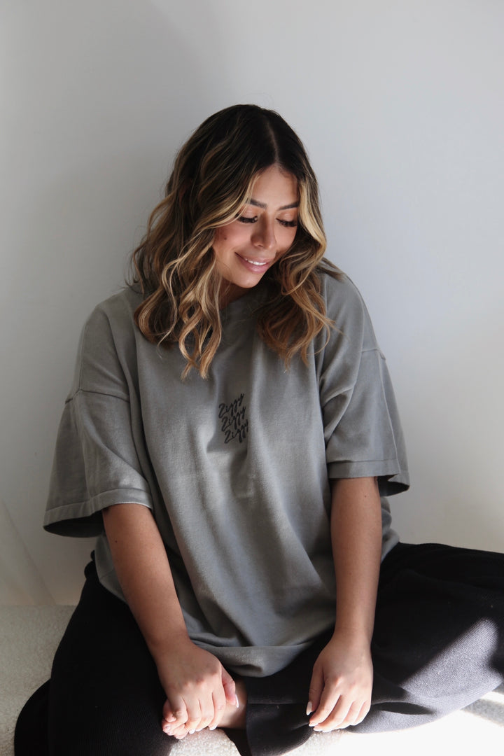 SIGNATURE TEE | GRAY (WOMEN'S)