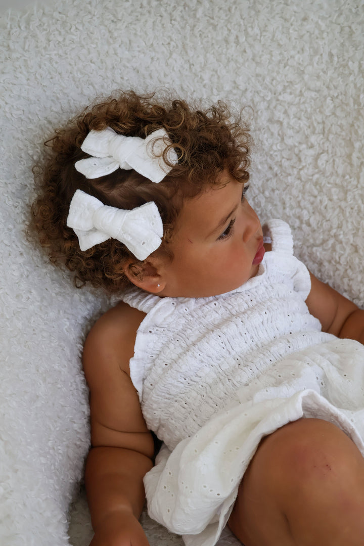 BOWS | LAUREL