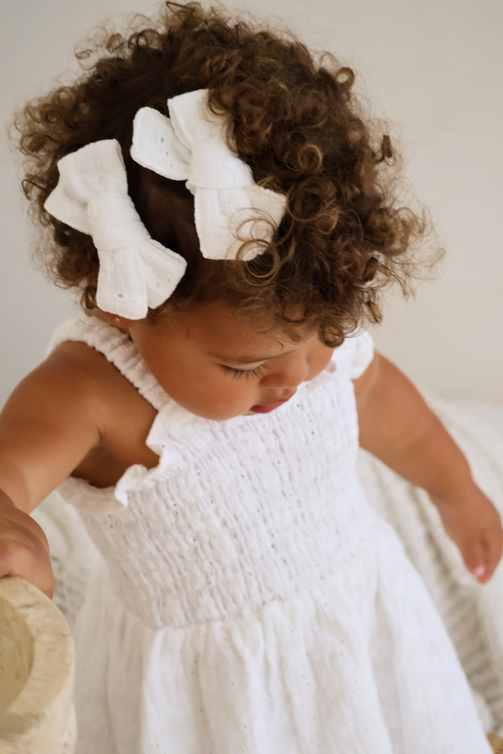 BOWS | LAUREL