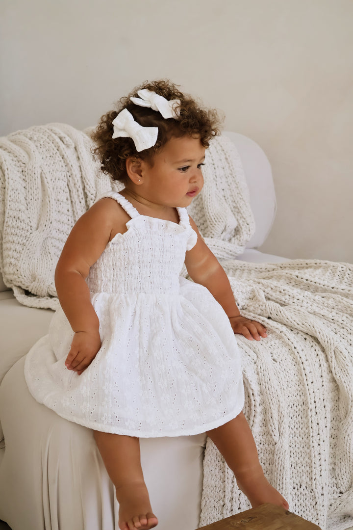 BOWS | LAUREL