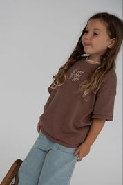SIGNATURE TEE CHOCOLATE OG
