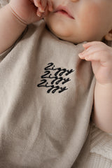 SIGNATURE TEE DUSTY