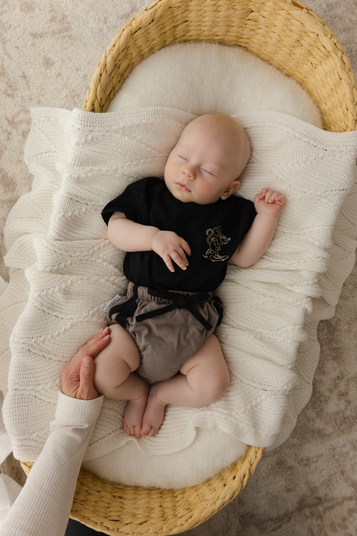 BLOOMERS | LIGHTNING