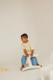 SIGNATURE TEE BUTTERCUP