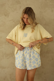 SIGNATURE TEE BUTTERCUP (WOMEN'S)