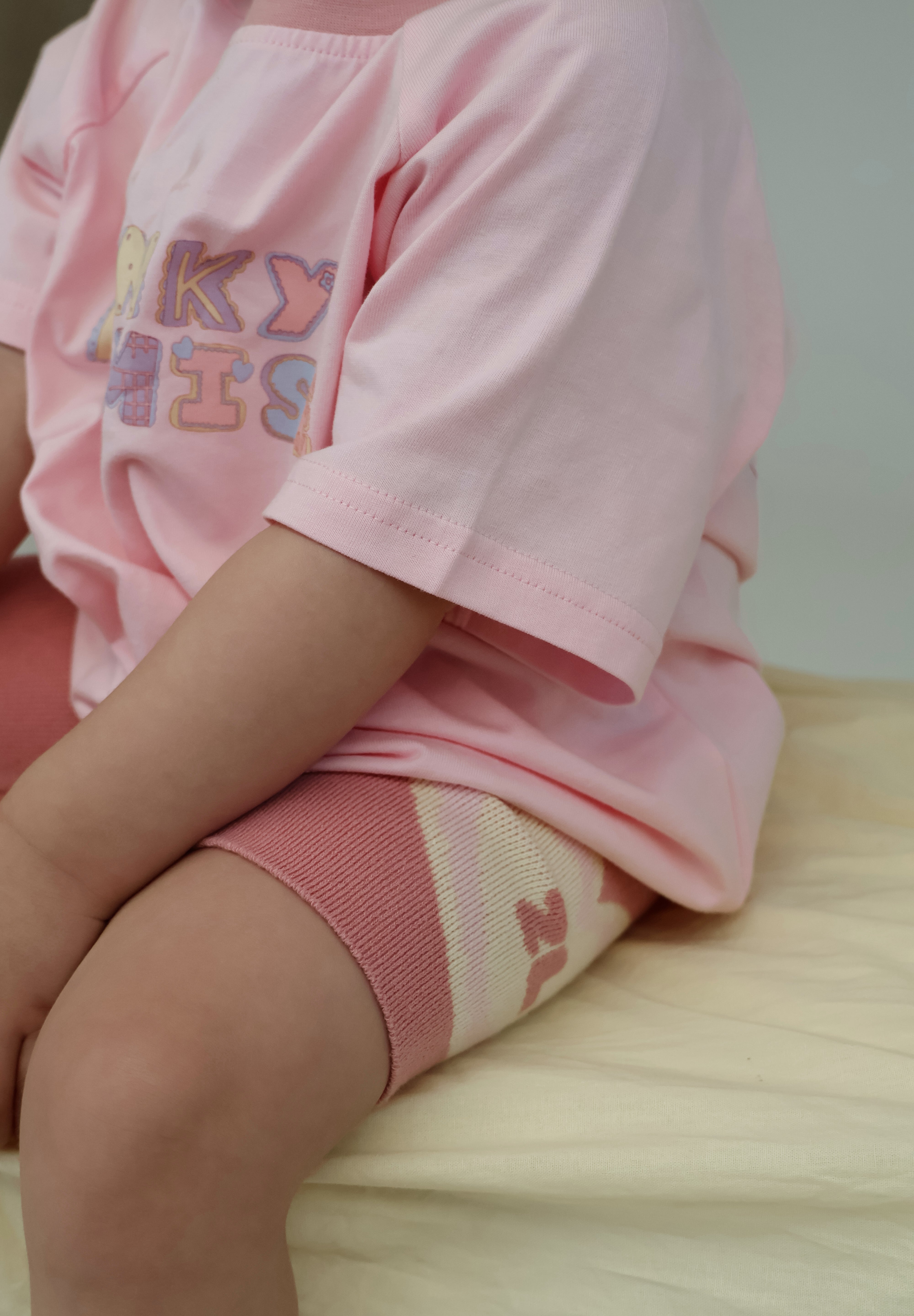 RAGLAN TEE PINKY PROMISE