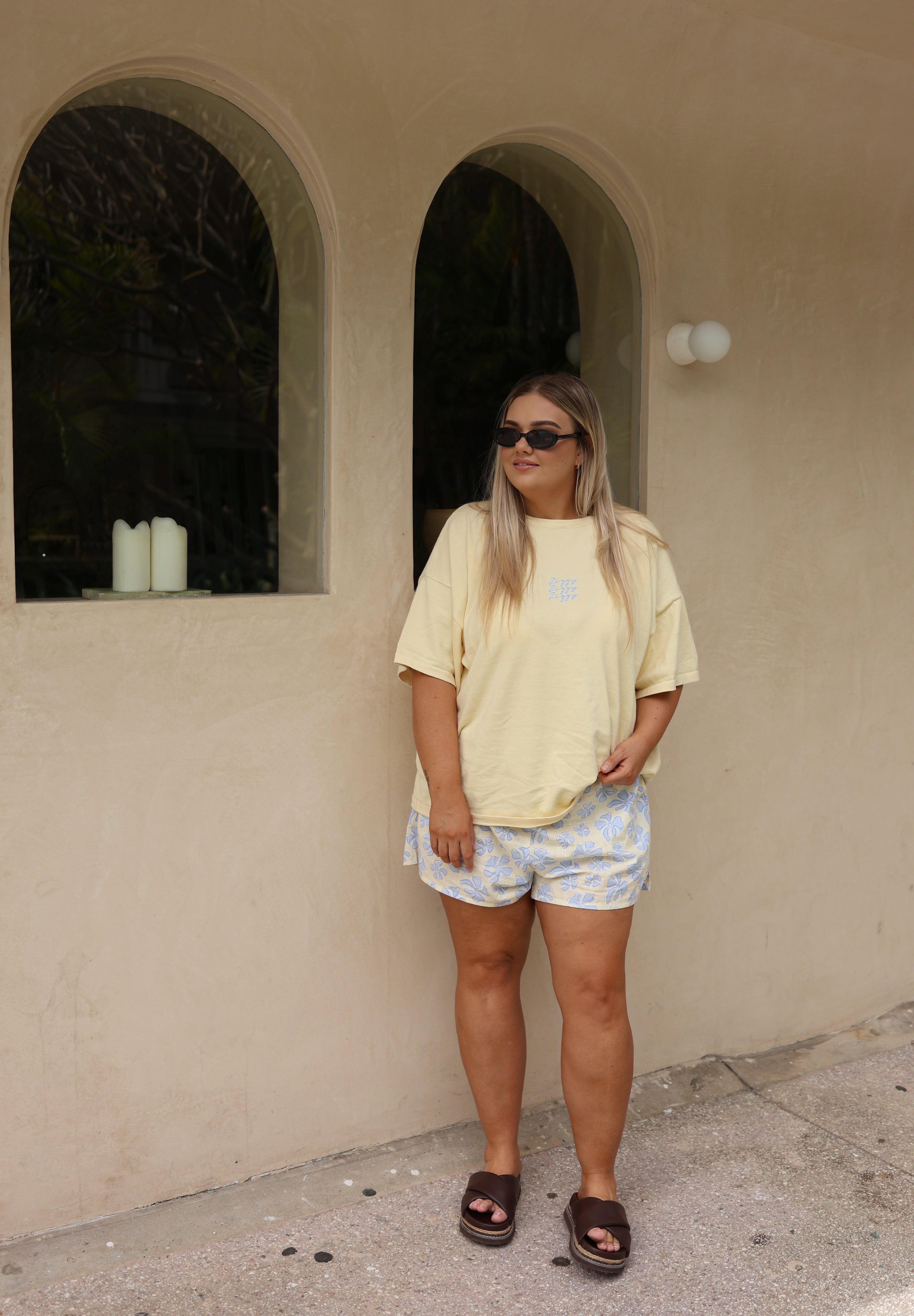 SIGNATURE TEE BUTTERCUP (WOMEN'S)