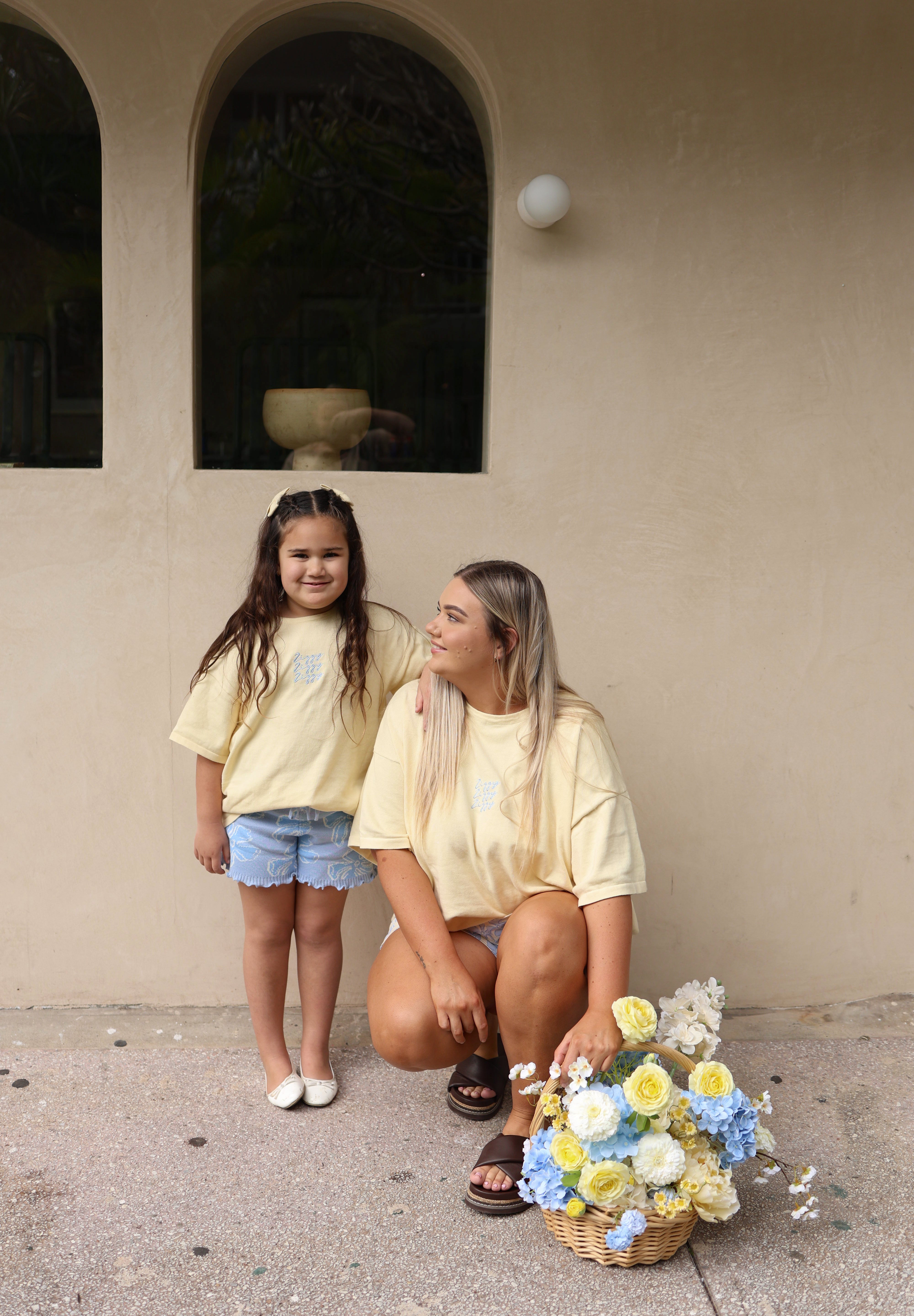 SIGNATURE TEE BUTTERCUP (WOMEN'S)