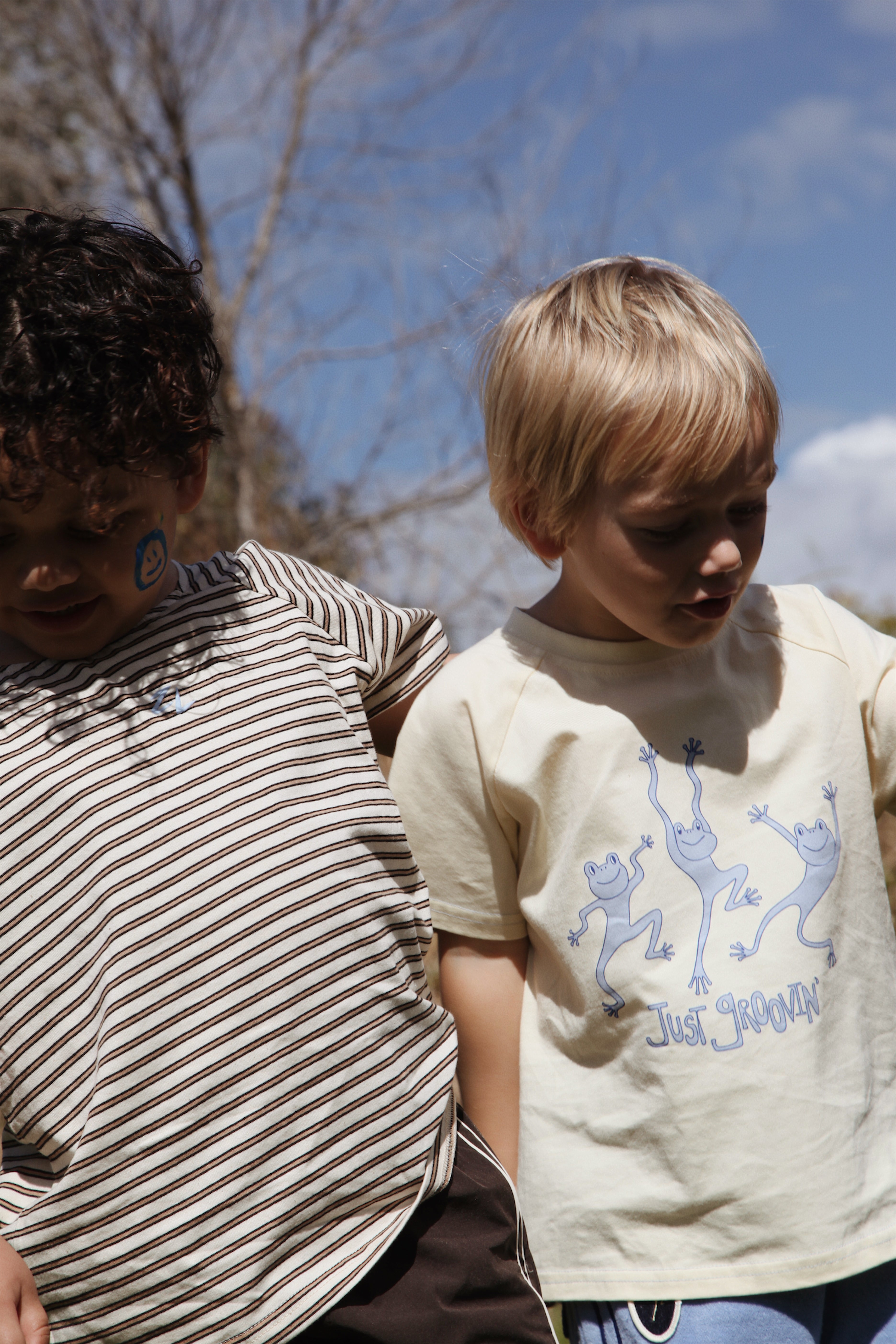RAGLAN TEE JUST GROOVIN'