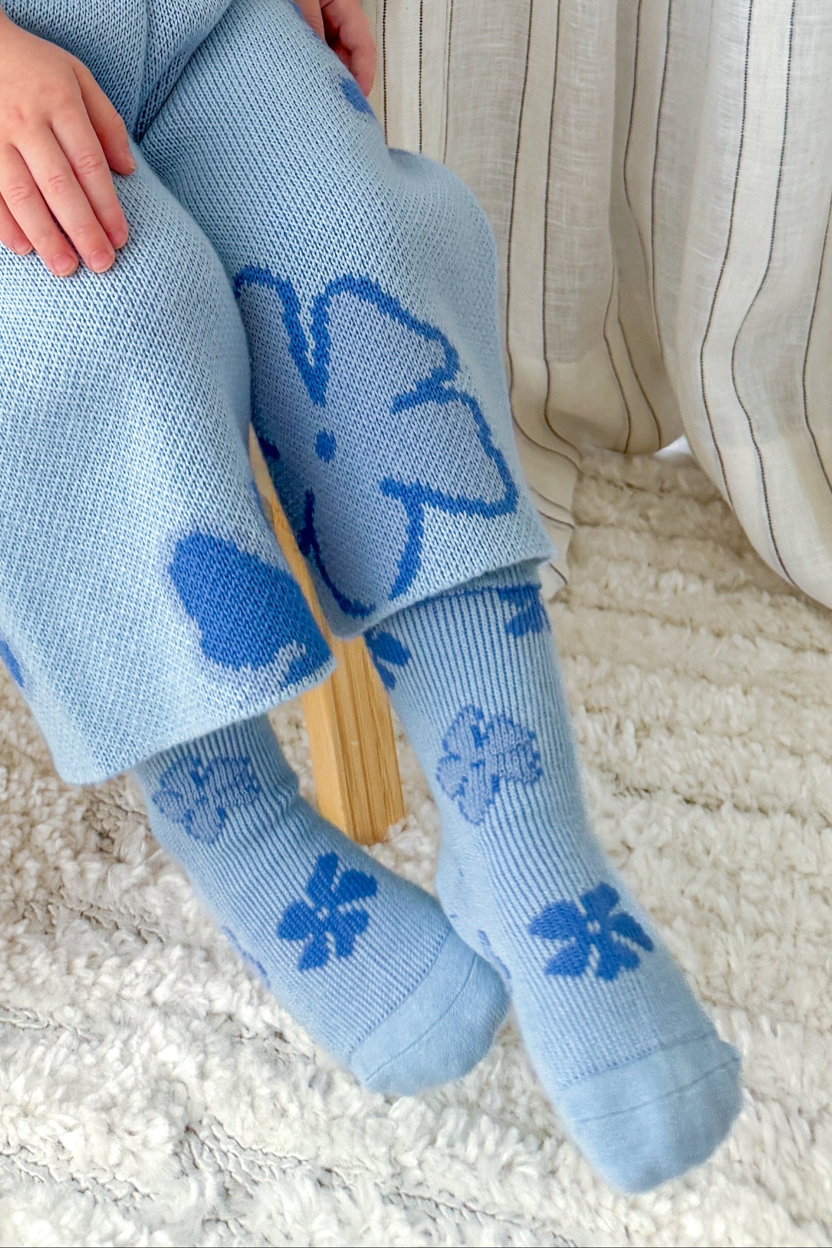 SOCKS WILLOW