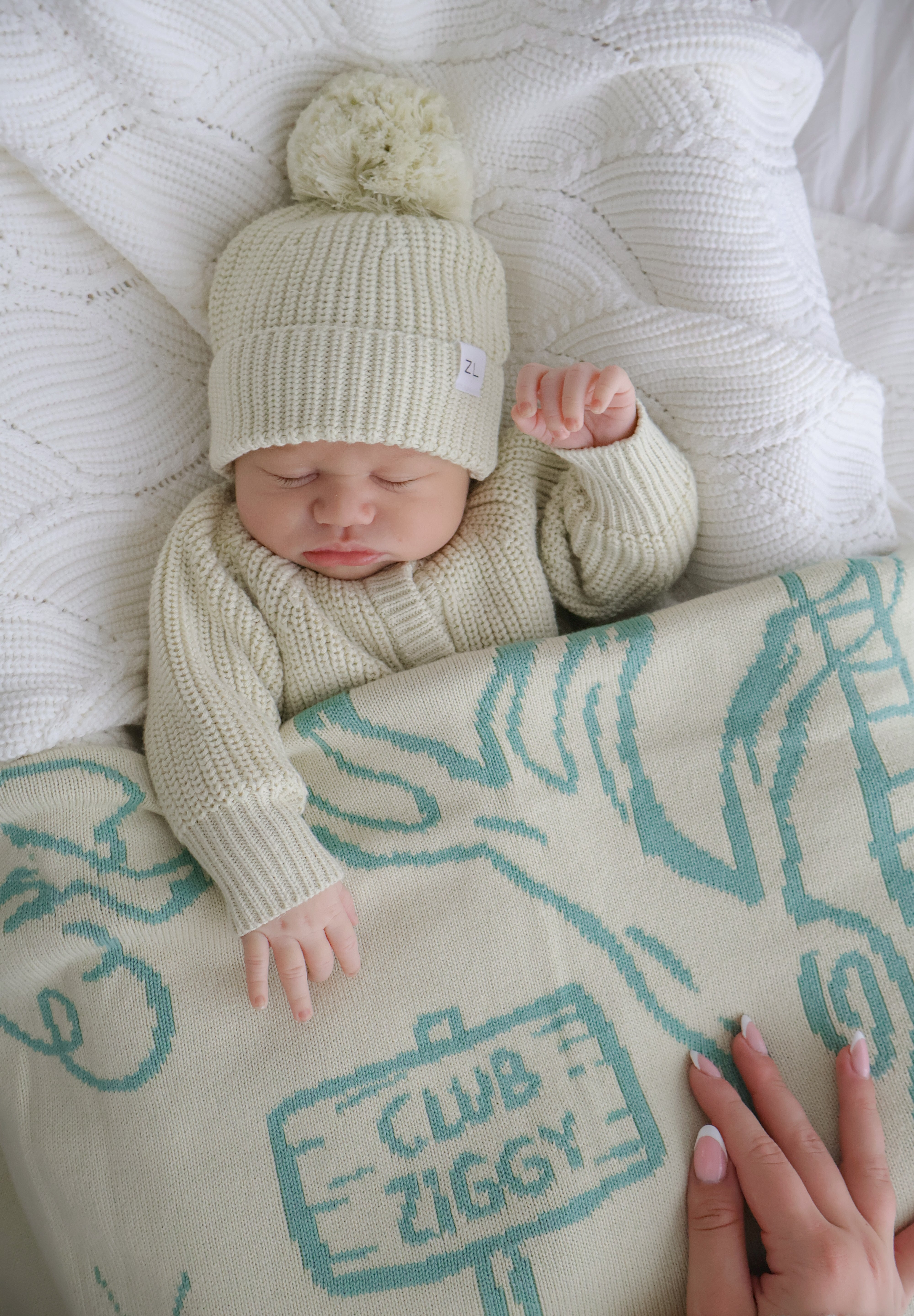 TEA TREE BUNDLE (BEANIE + BLANKET)