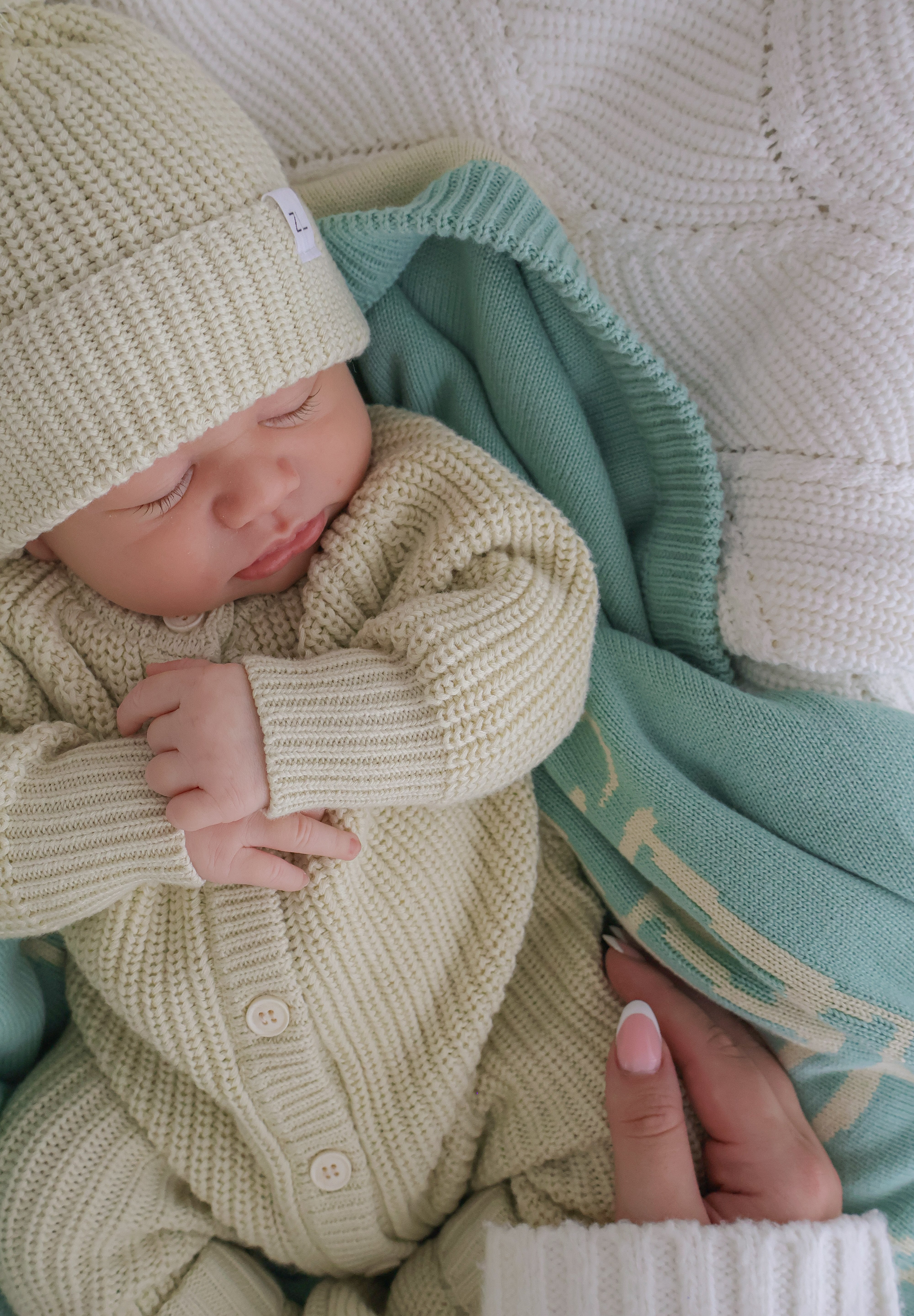 TEA TREE BUNDLE (BEANIE + BLANKET)