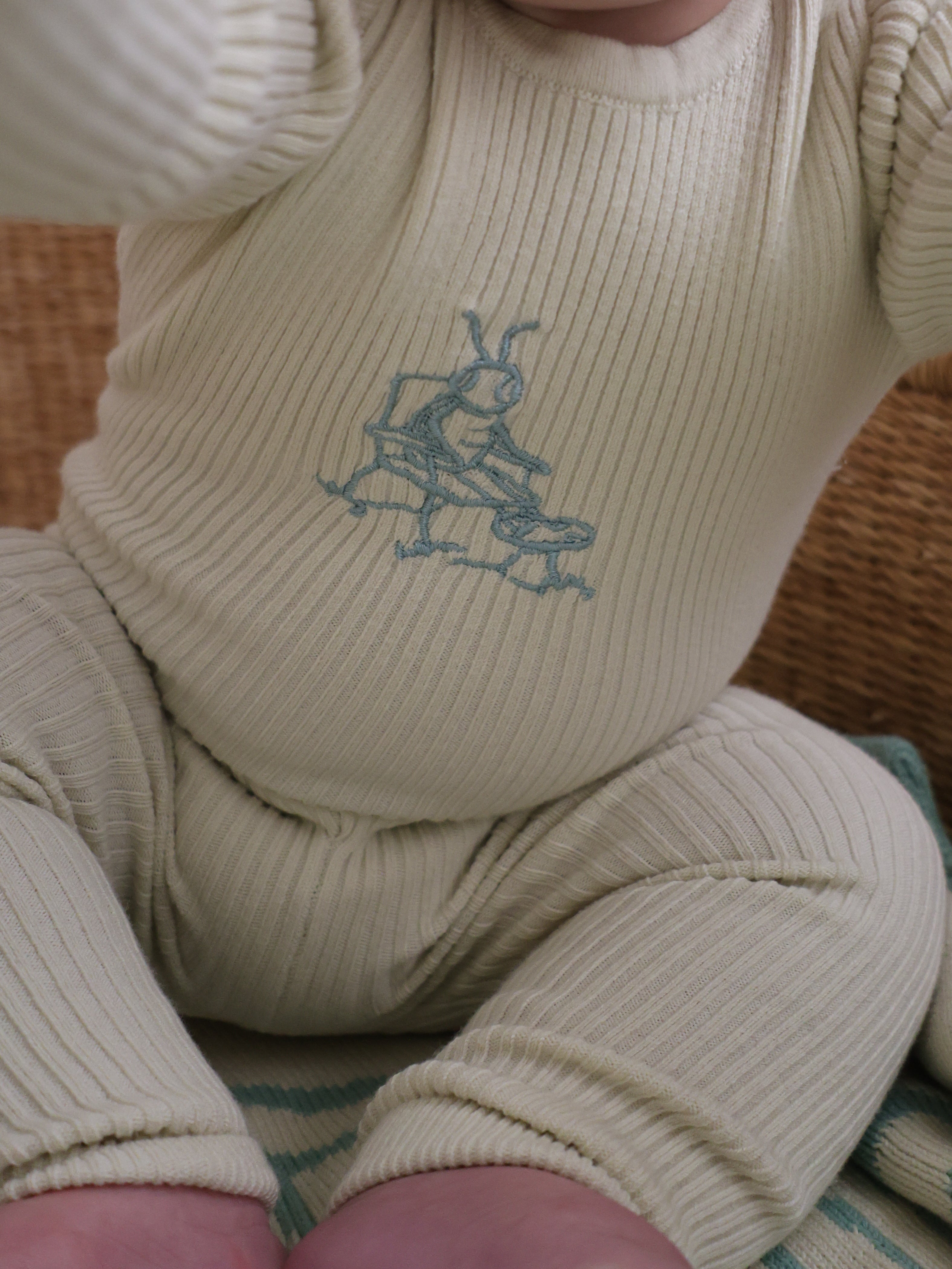 BODYSUIT TEA TREE