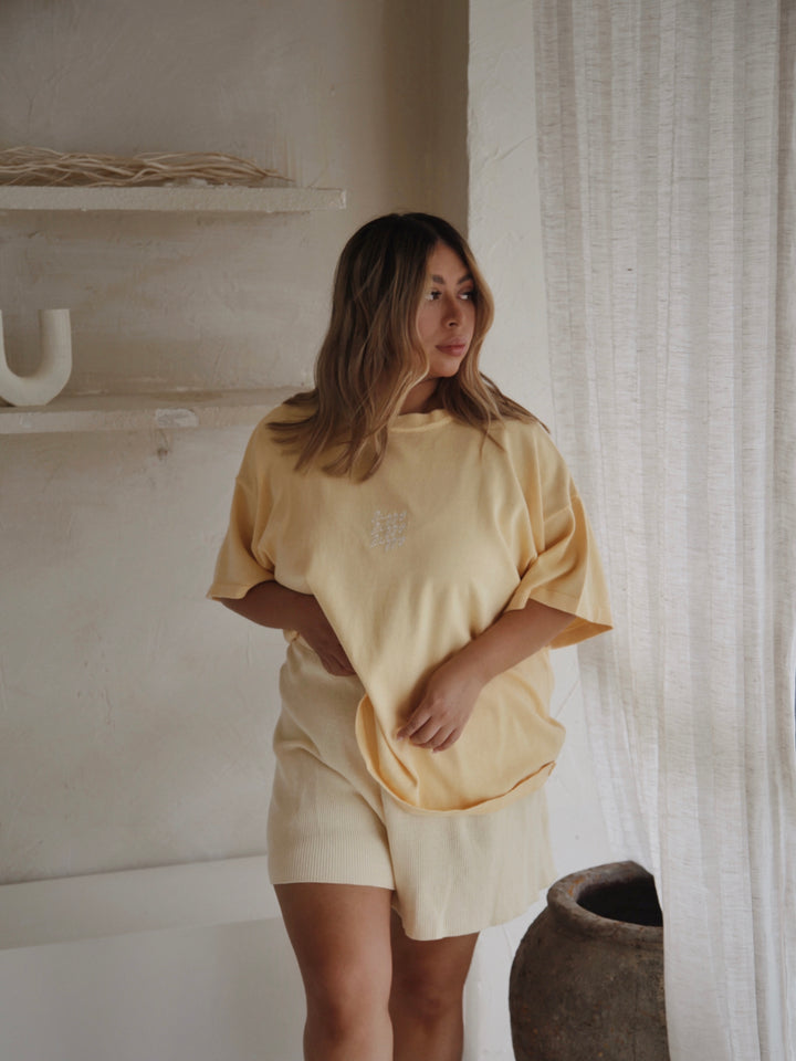 SIGNATURE TEE | BUTTER (WOMEN'S)