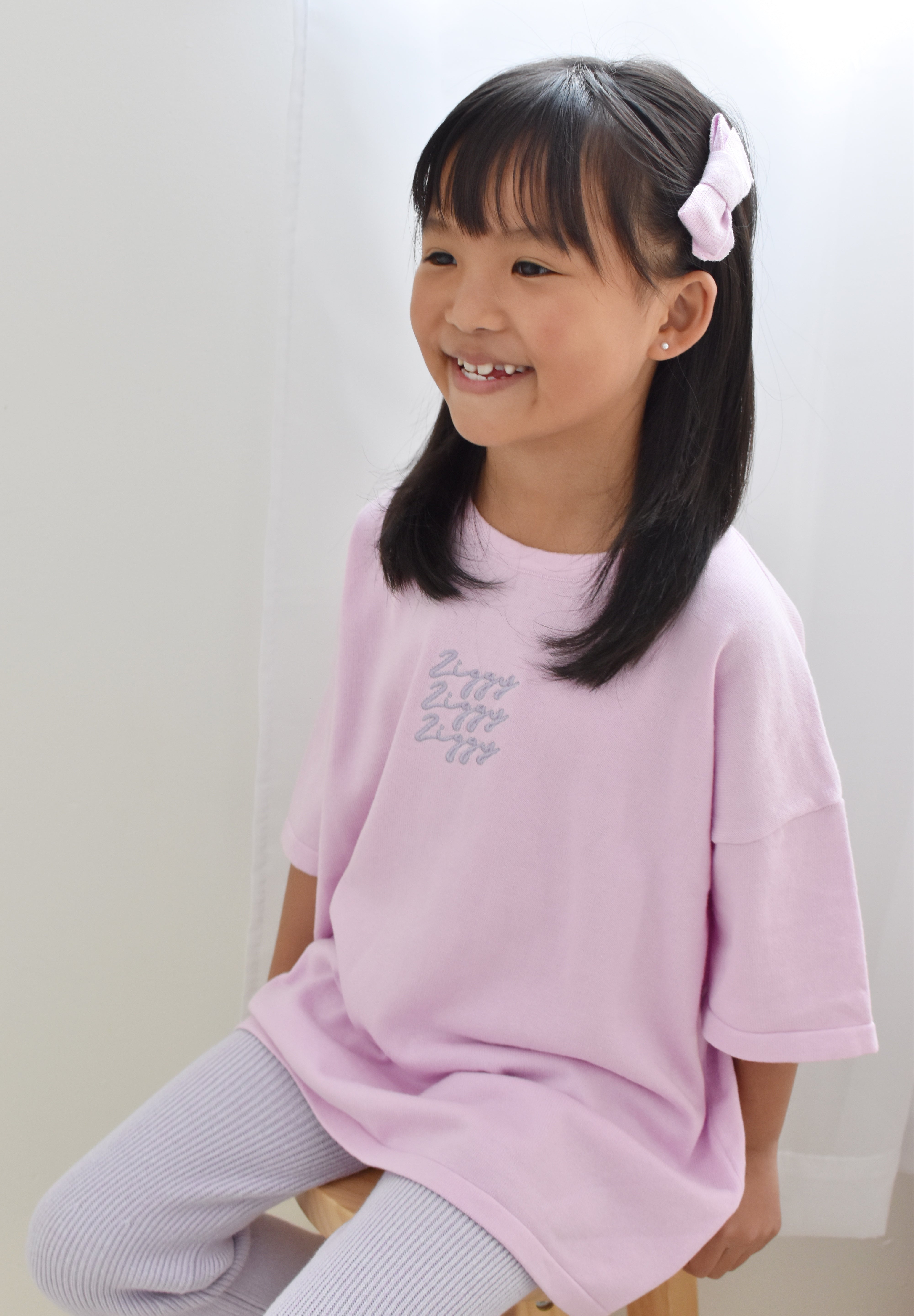 SIGNATURE TEE LILAC