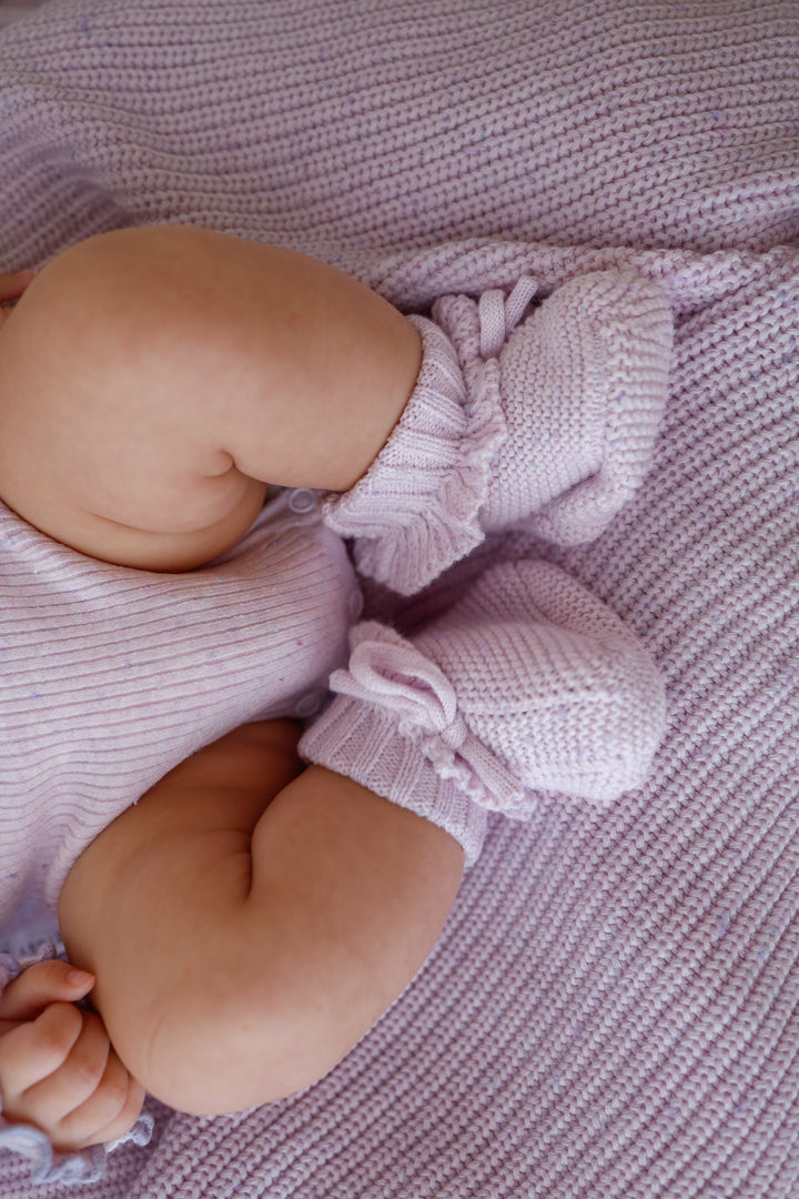 BOOTIES LAVENDER FLECK FRILL