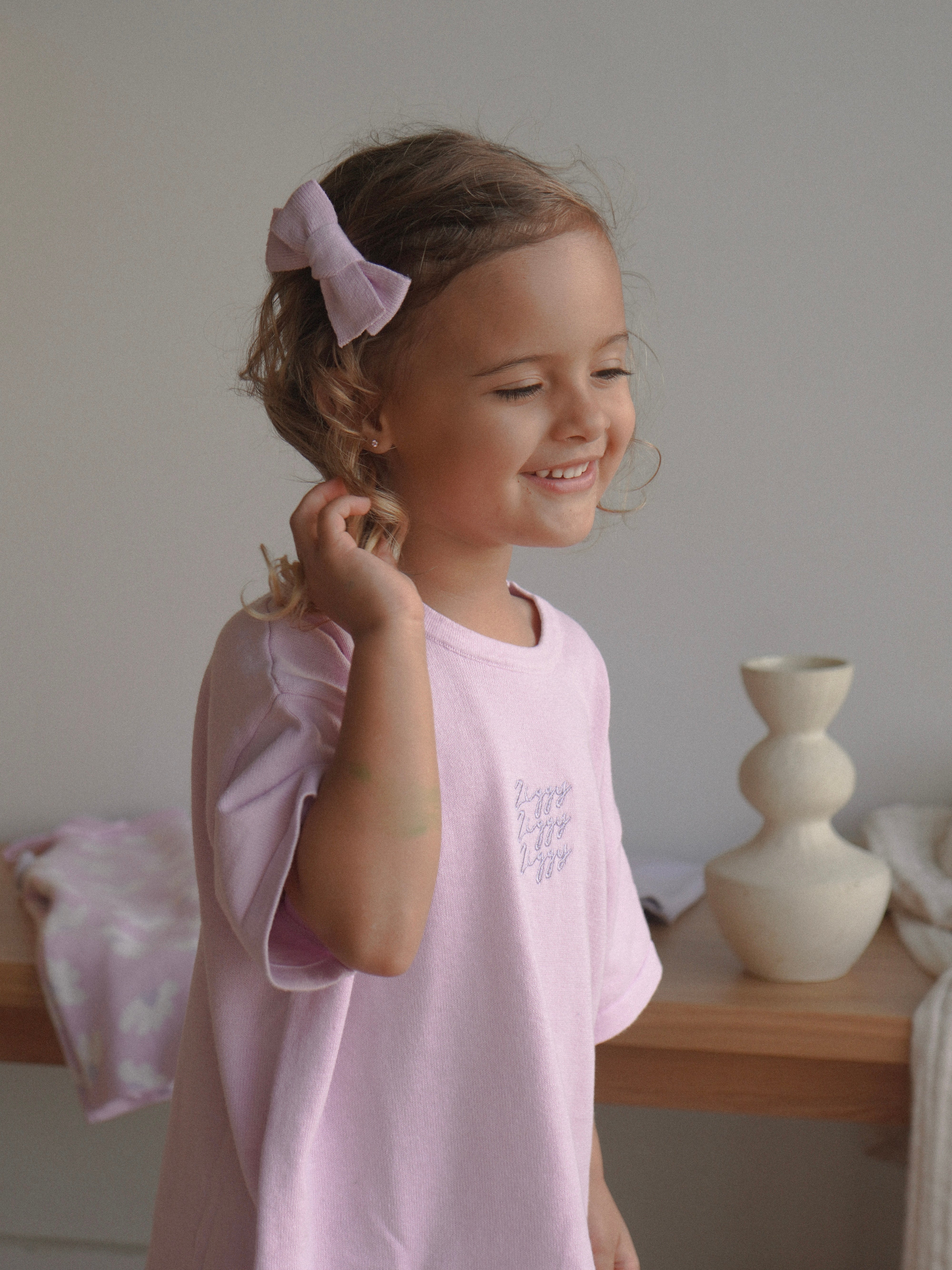 SIGNATURE TEE LILAC
