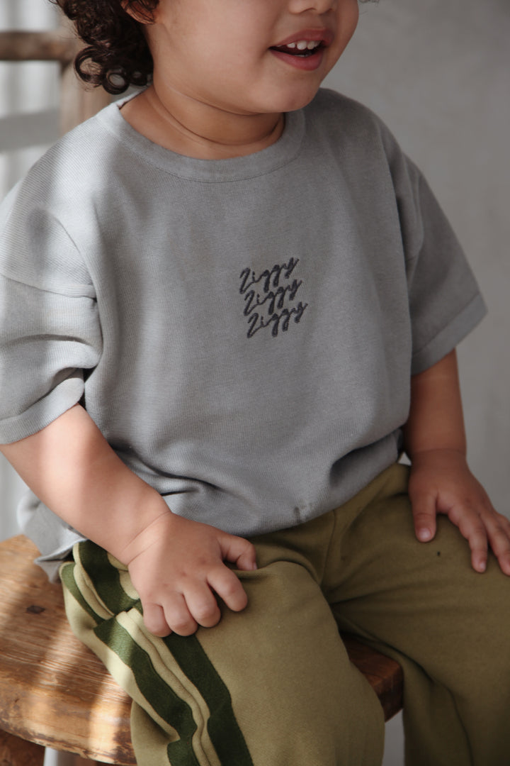 SIGNATURE TEE | GRAY (KIDS)
