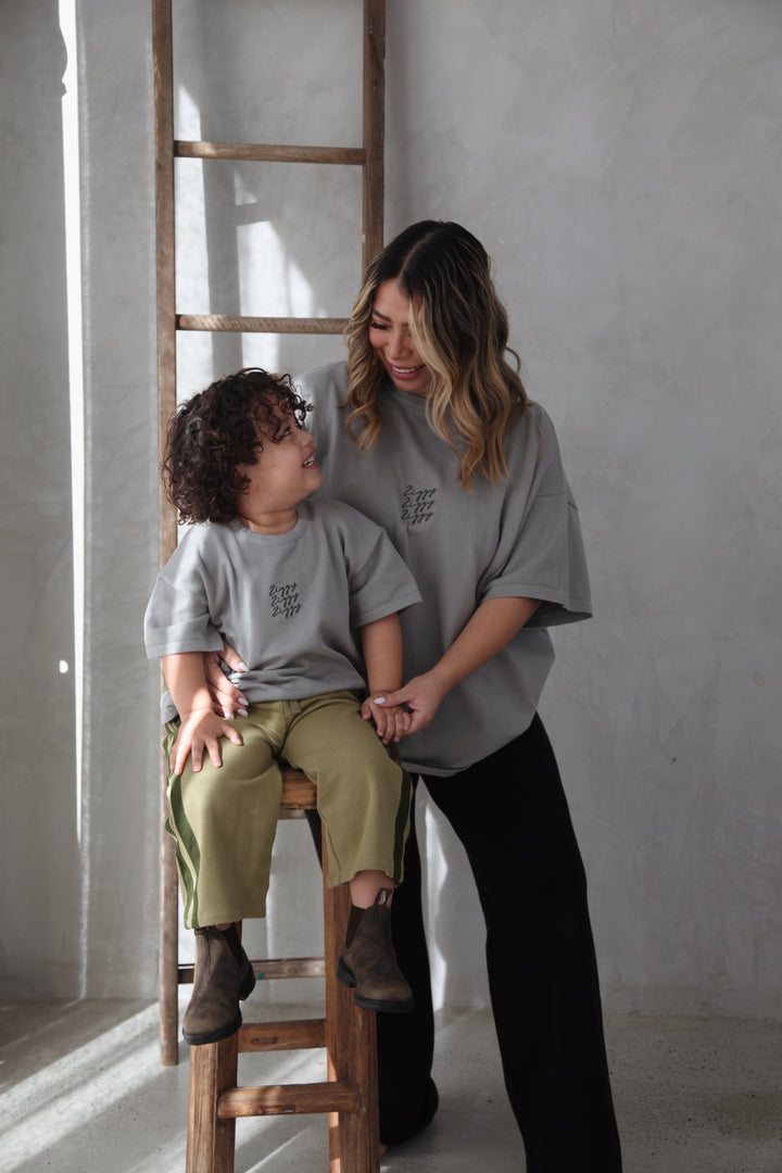 SIGNATURE TEE | GRAY (KIDS)