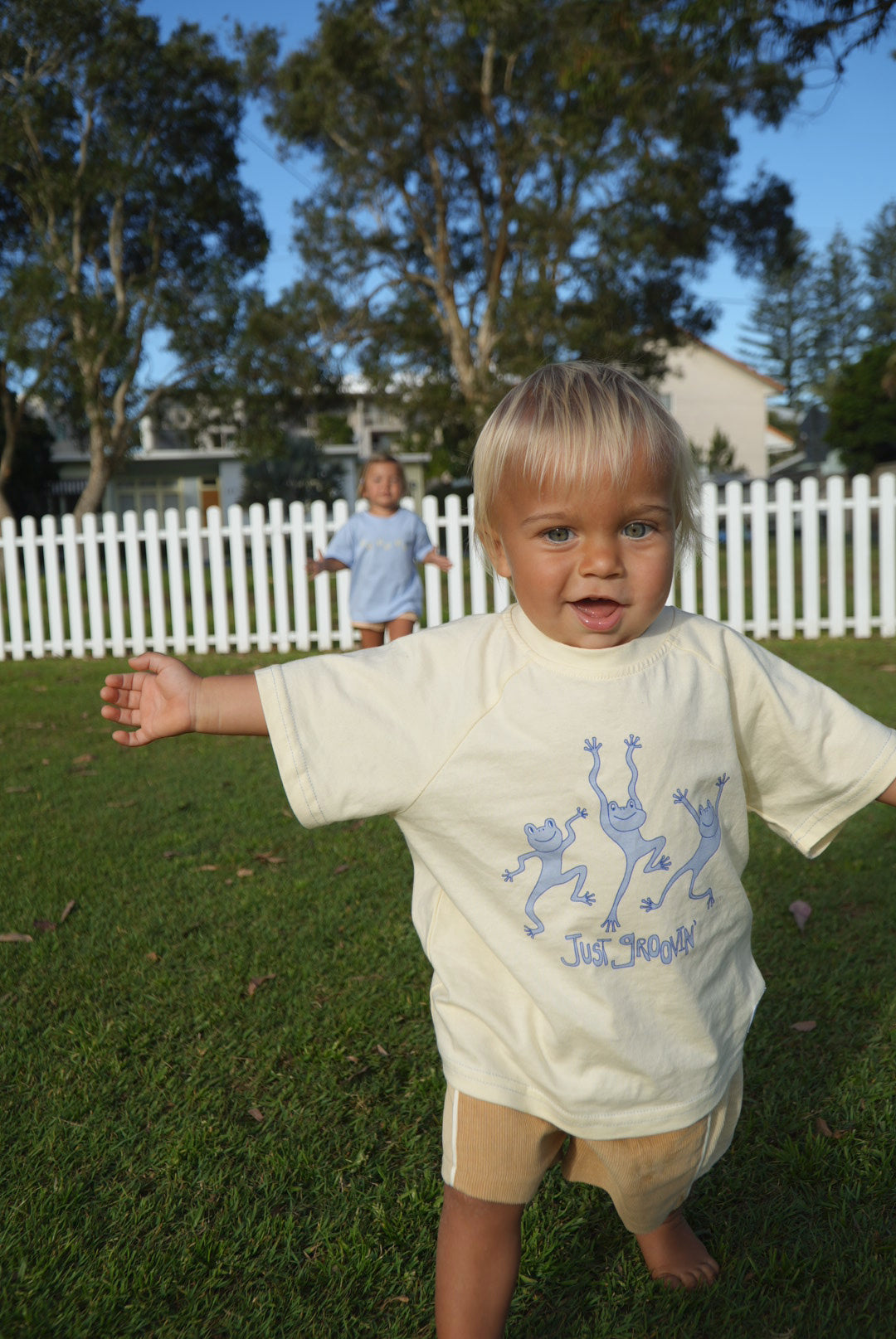 RAGLAN TEE JUST GROOVIN'