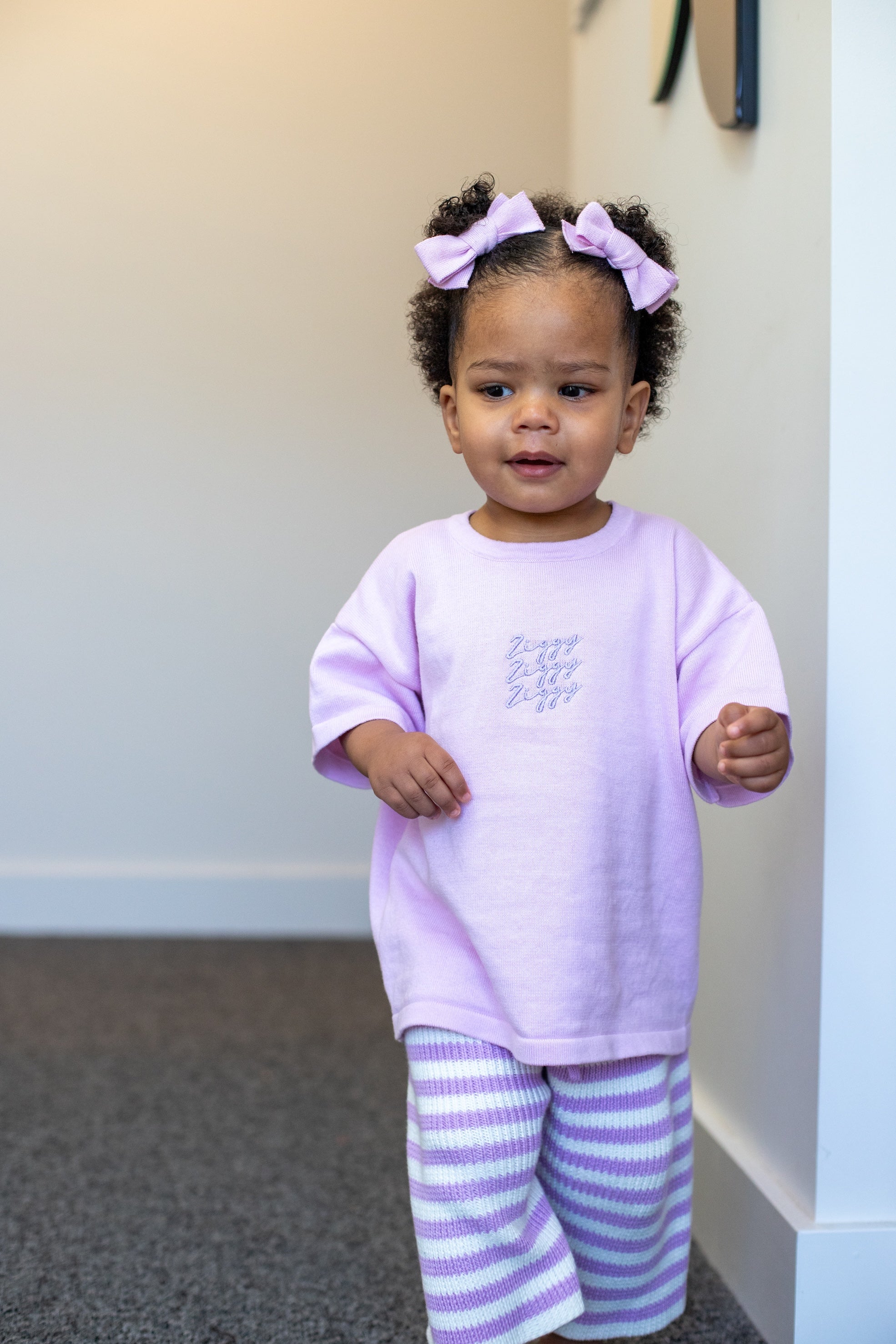SIGNATURE TEE LILAC