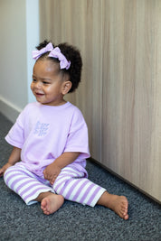 SIGNATURE TEE LILAC