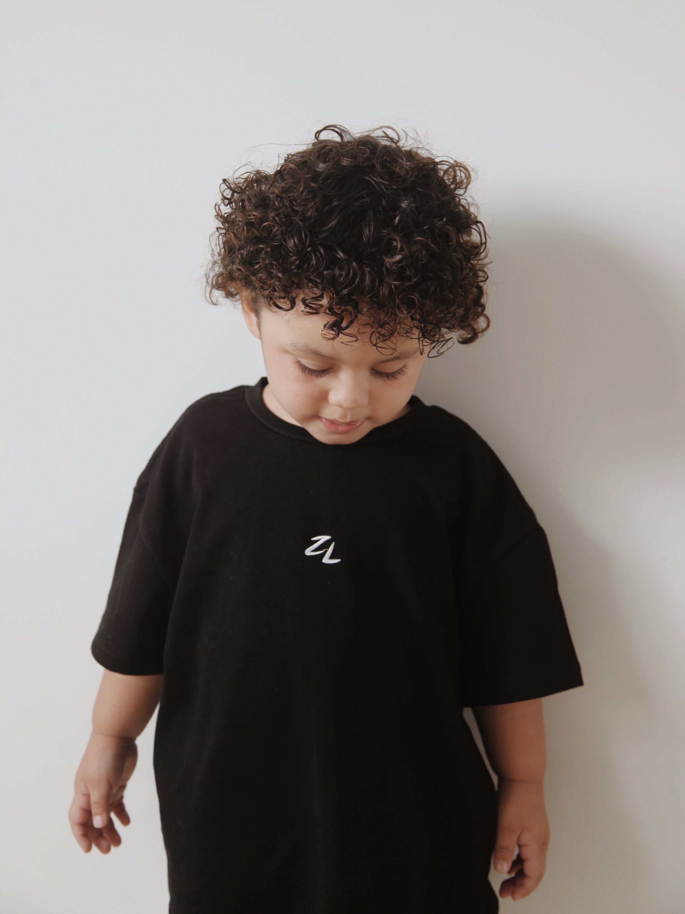 Ziggylou Tシャツ TEE | BLACK (KIDS) – ZIGGY LOU™