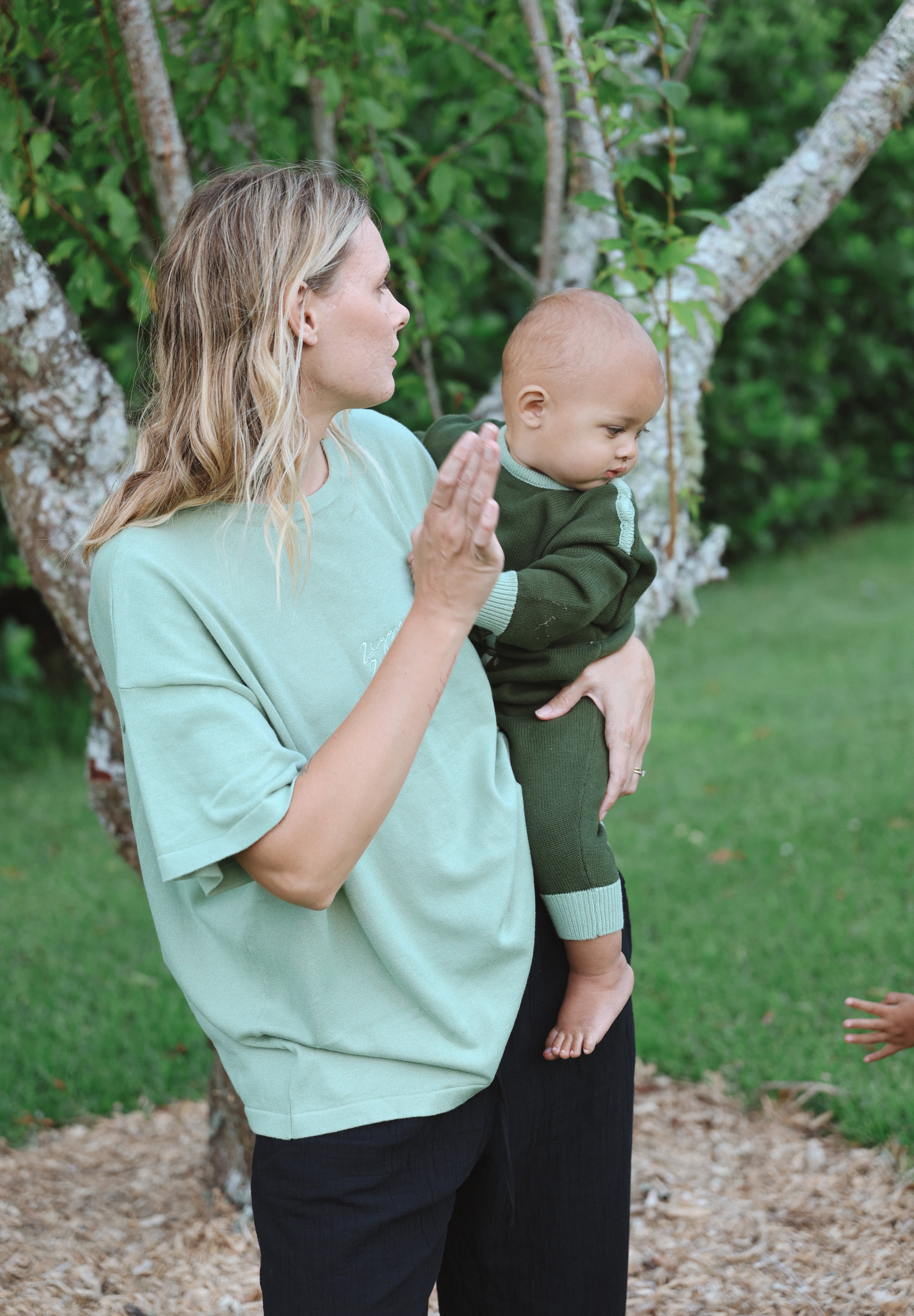 SIGNATURE TEE ALOE (WOMEN'S)