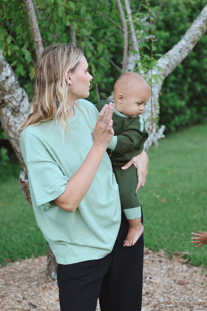 SIGNATURE TEE ALOE (WOMEN'S)