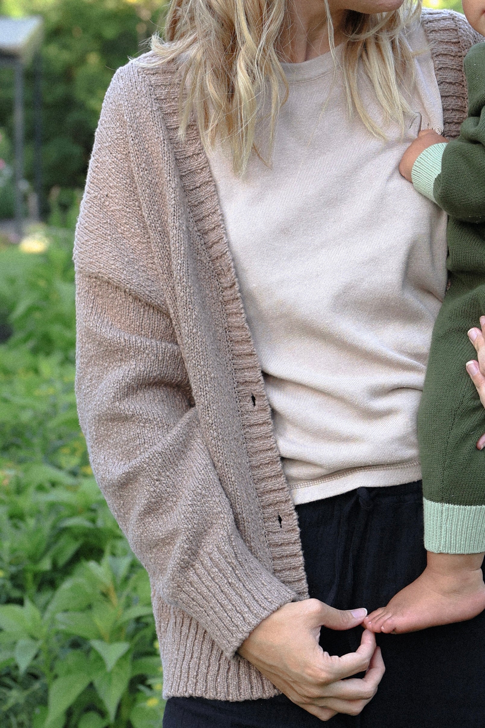ESSENTIAL TEE TAUPE