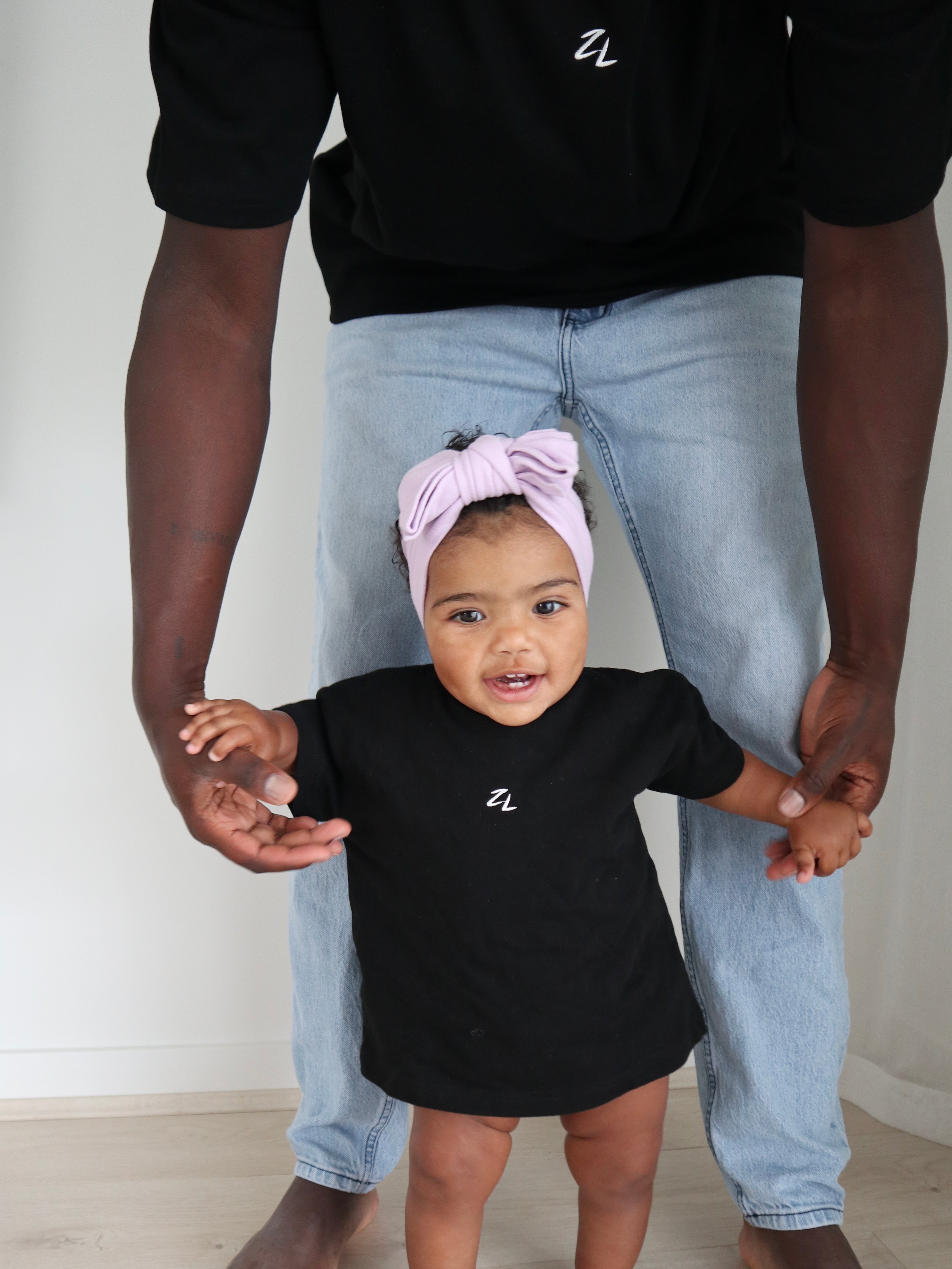 Ziggylou Tシャツ TEE | BLACK (KIDS) – ZIGGY LOU™
