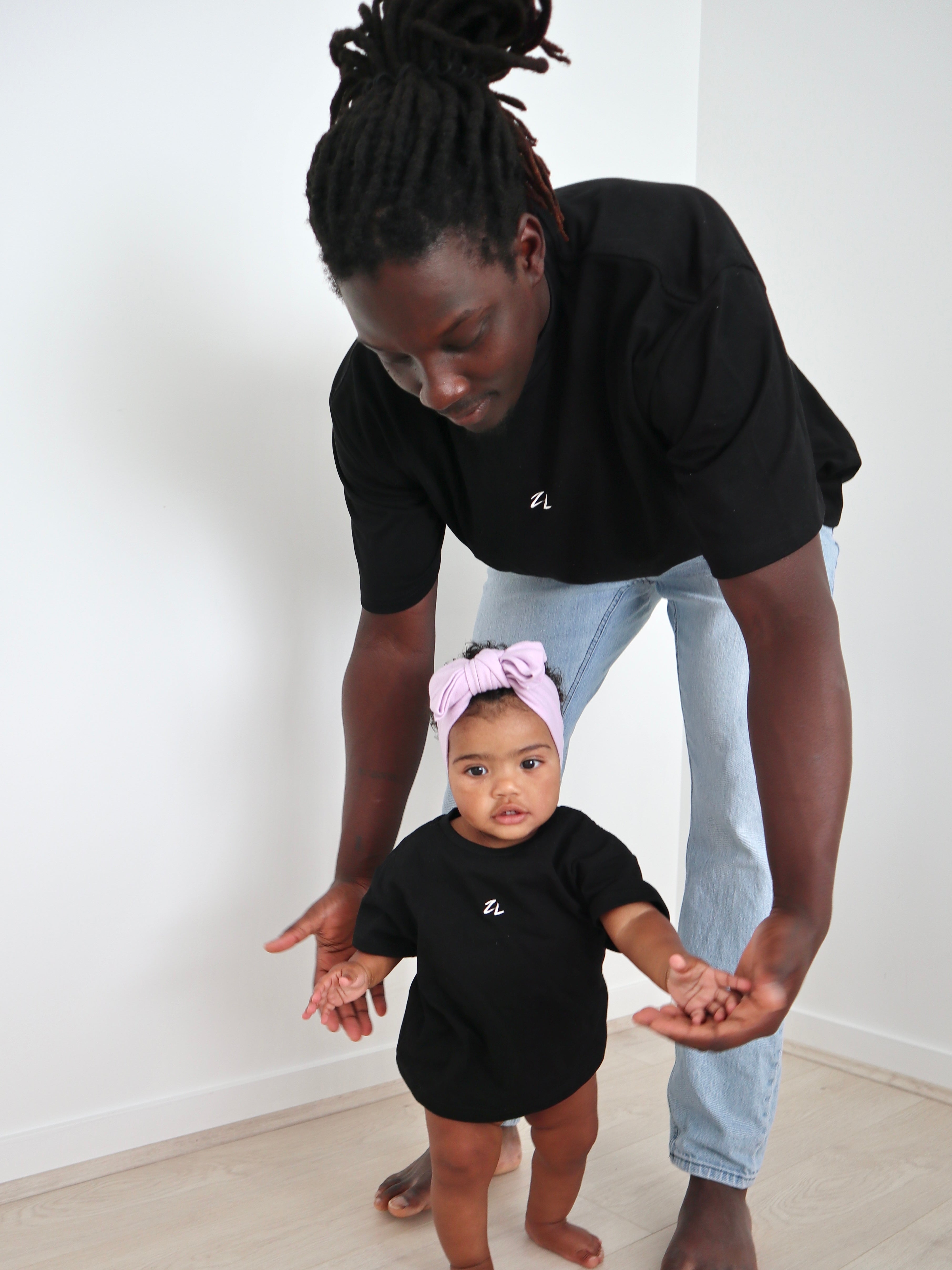 Ziggylou Tシャツ TEE | BLACK (KIDS) – ZIGGY LOU™