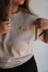 ESSENTIAL TEE TAUPE