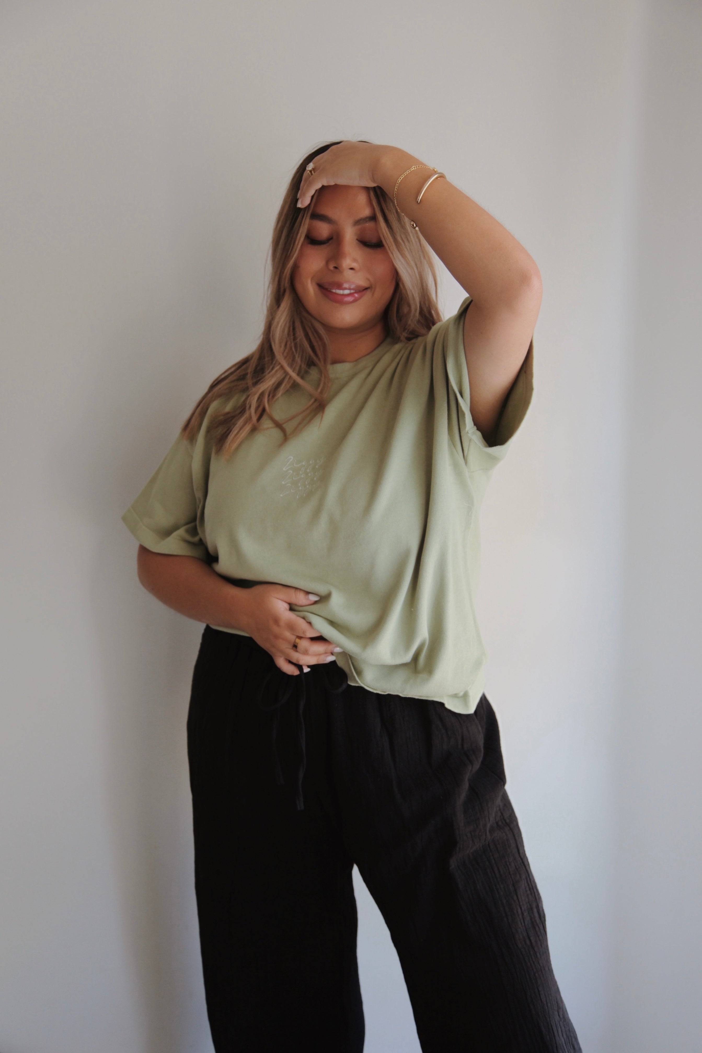 SIGNATURE TEE ALOE (WOMEN'S)