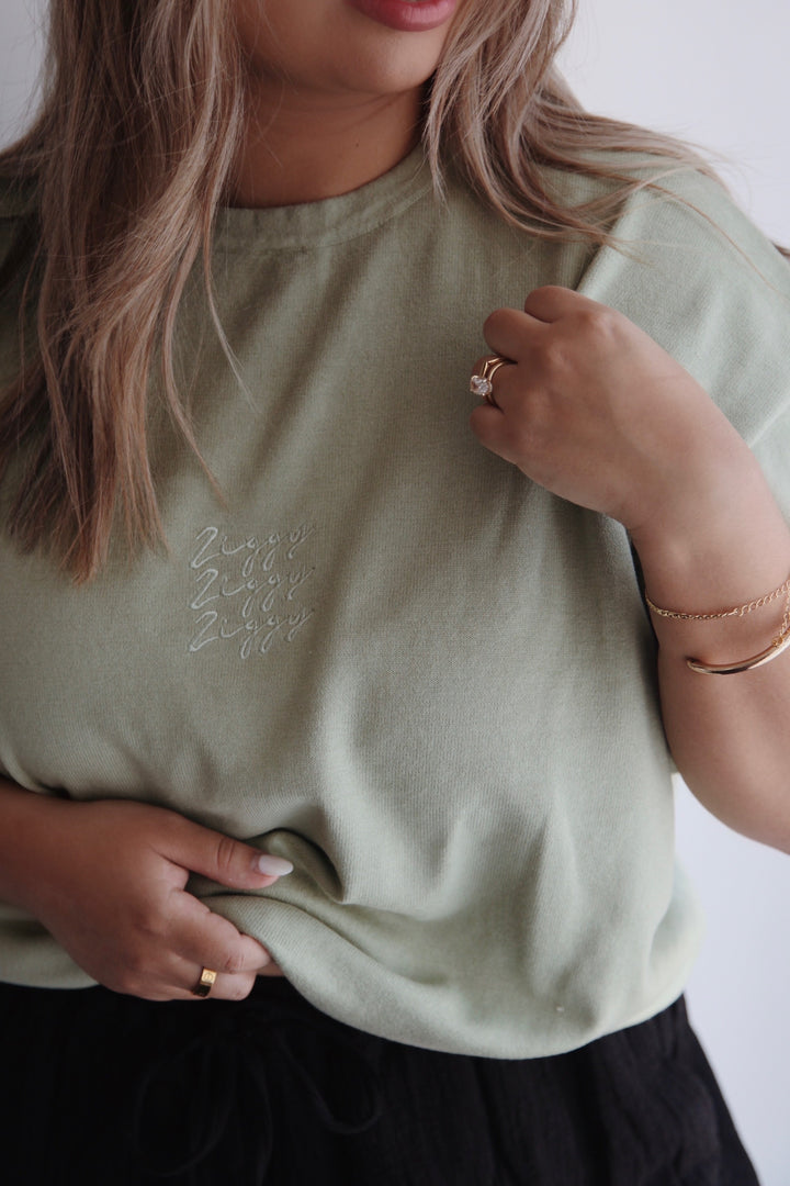 SIGNATURE TEE ALOE (WOMEN'S)