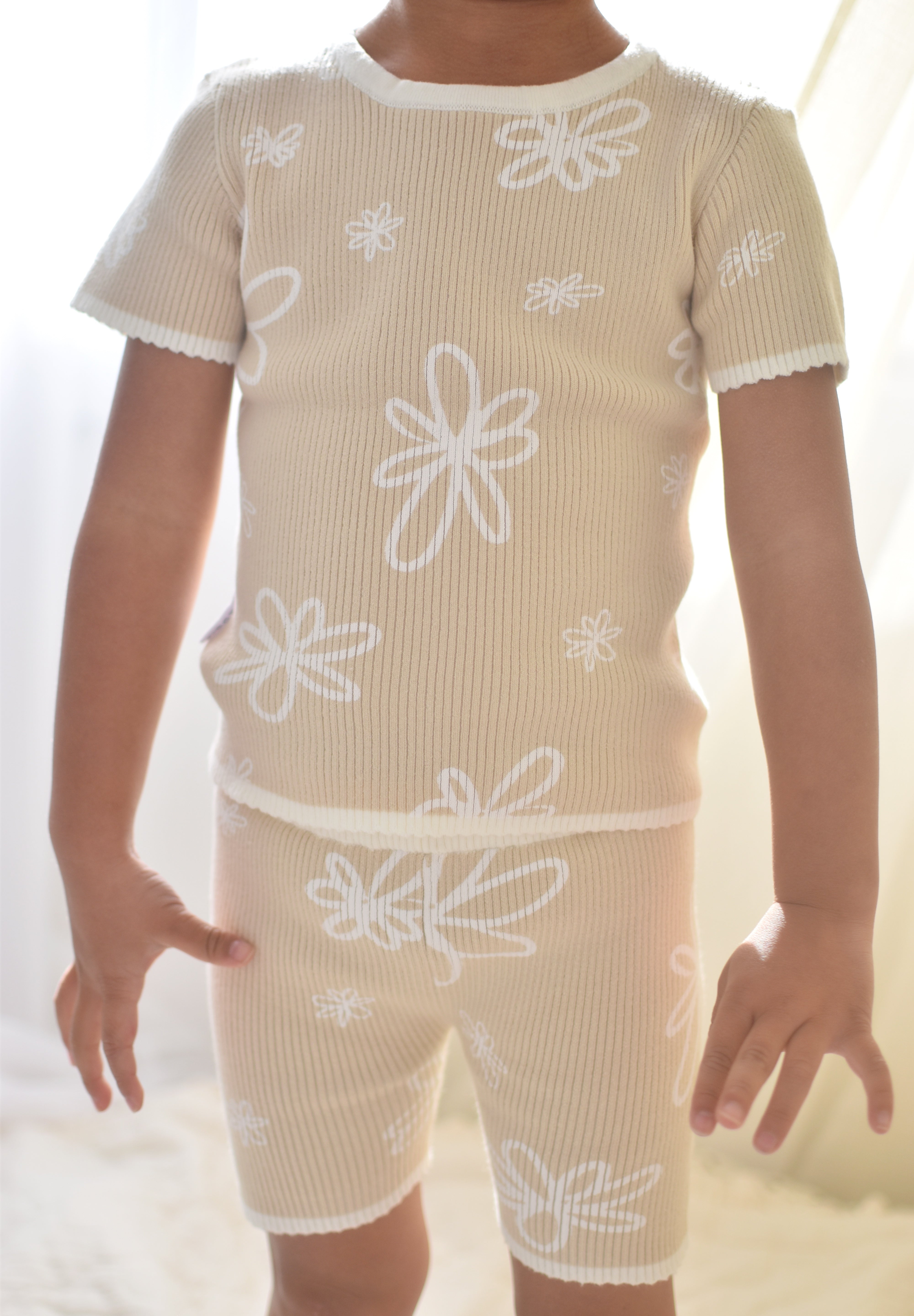 RIBBED TEE | GIA (LATTE)