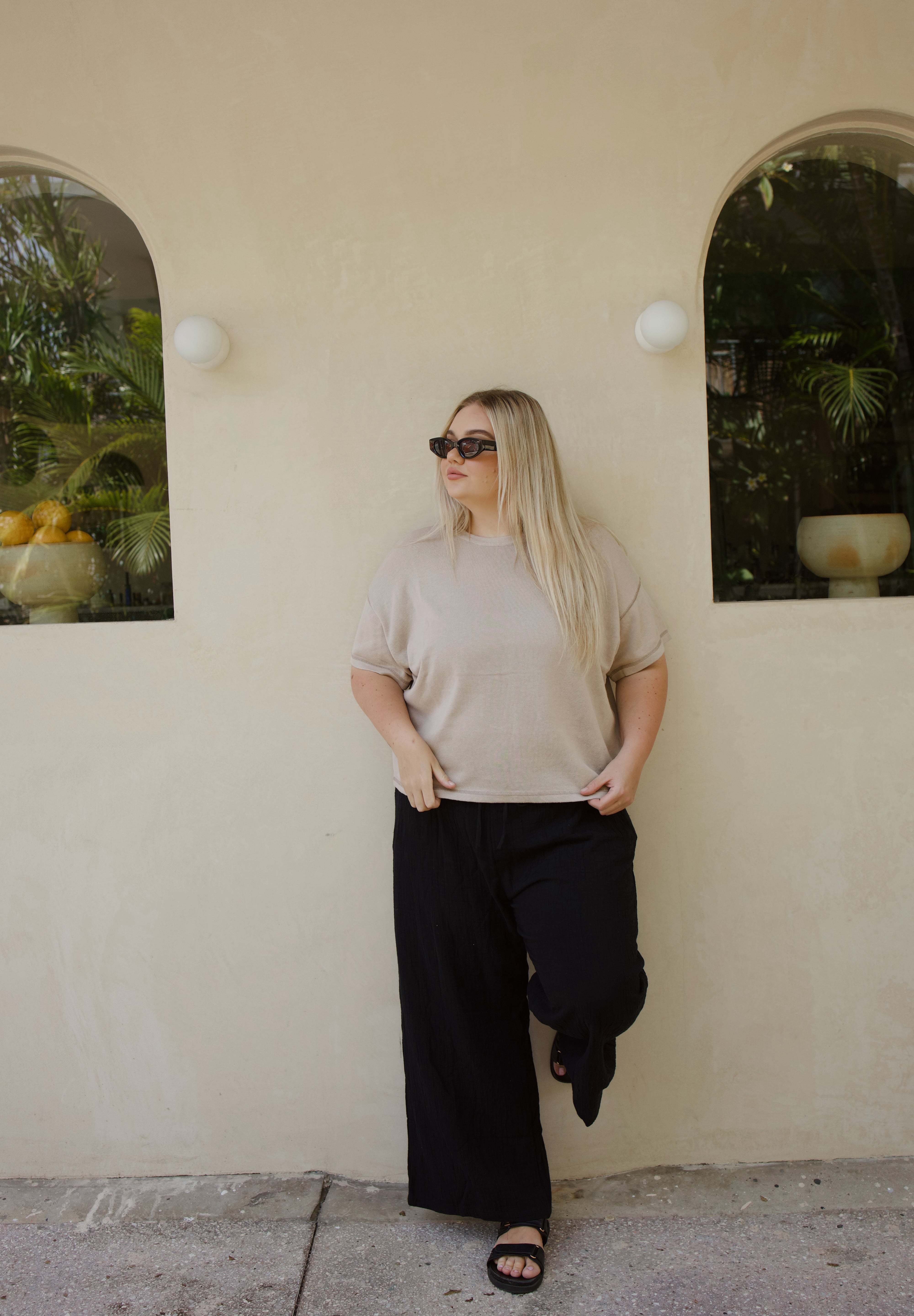 ESSENTIAL TEE TAUPE