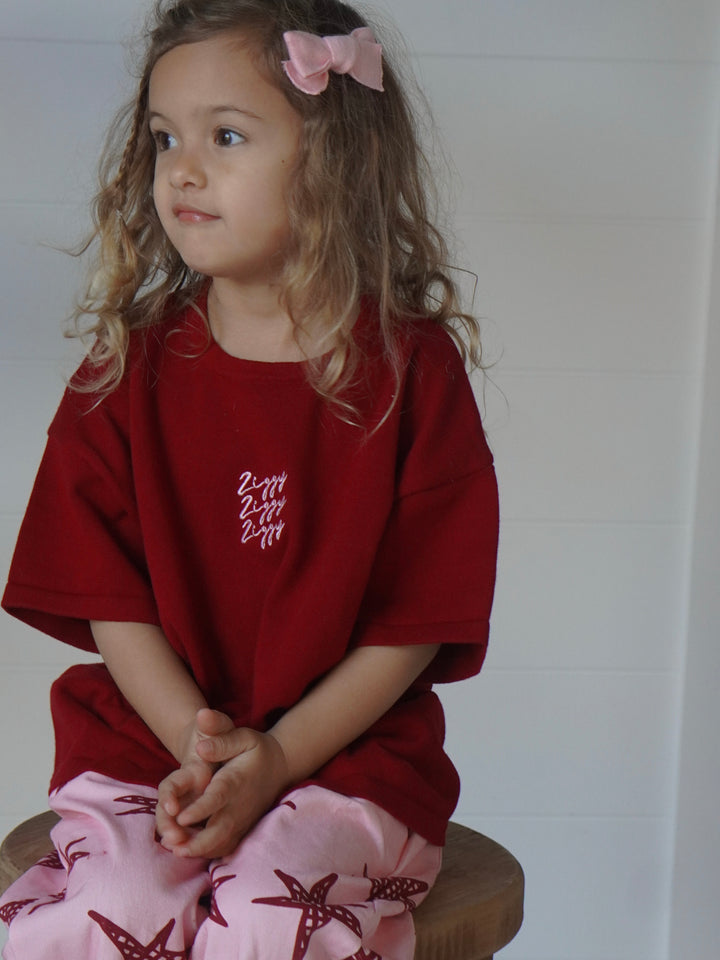 SIGNATURE TEE | PLUM