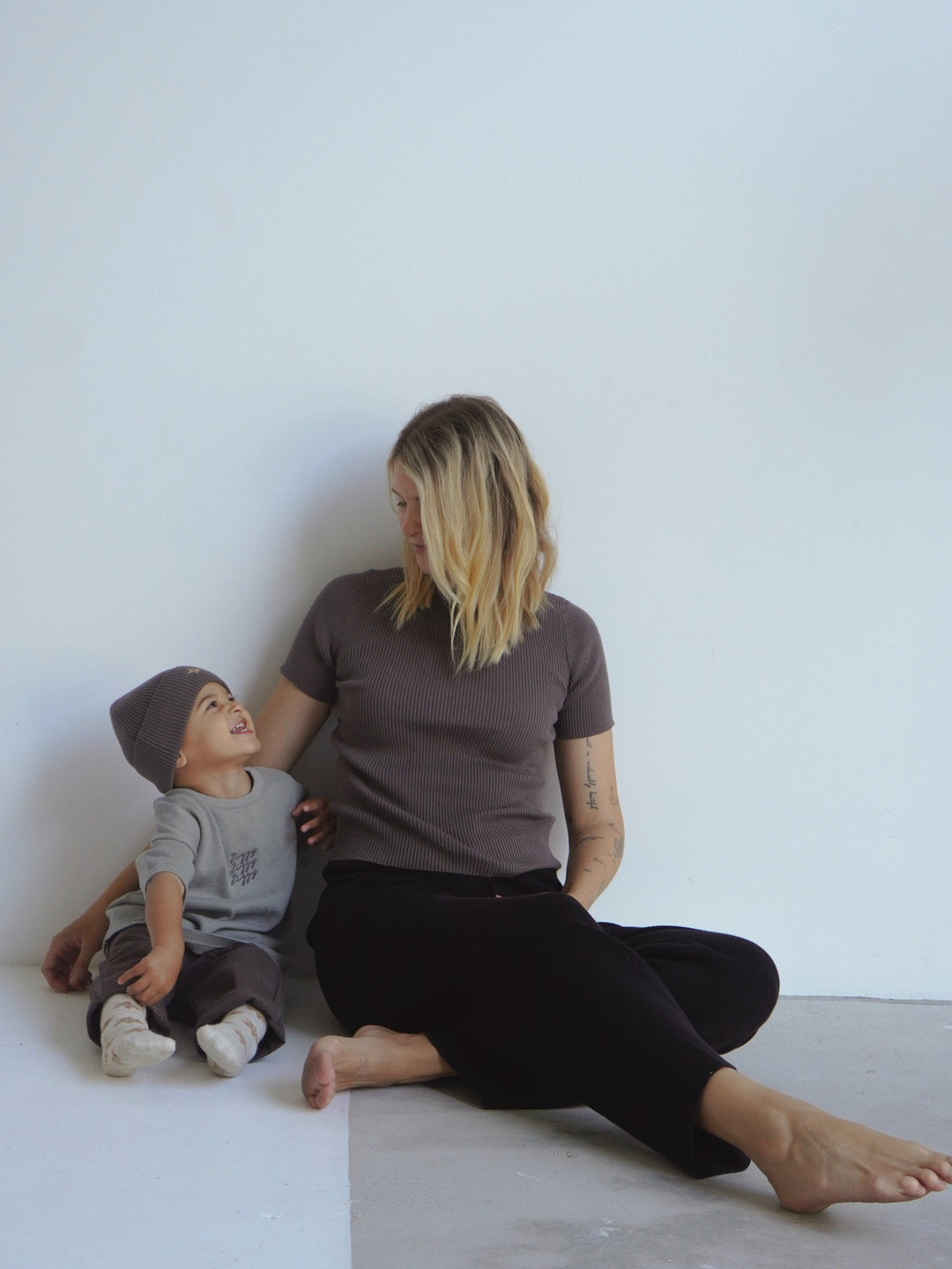 SIGNATURE TEE | GRAY (KIDS)