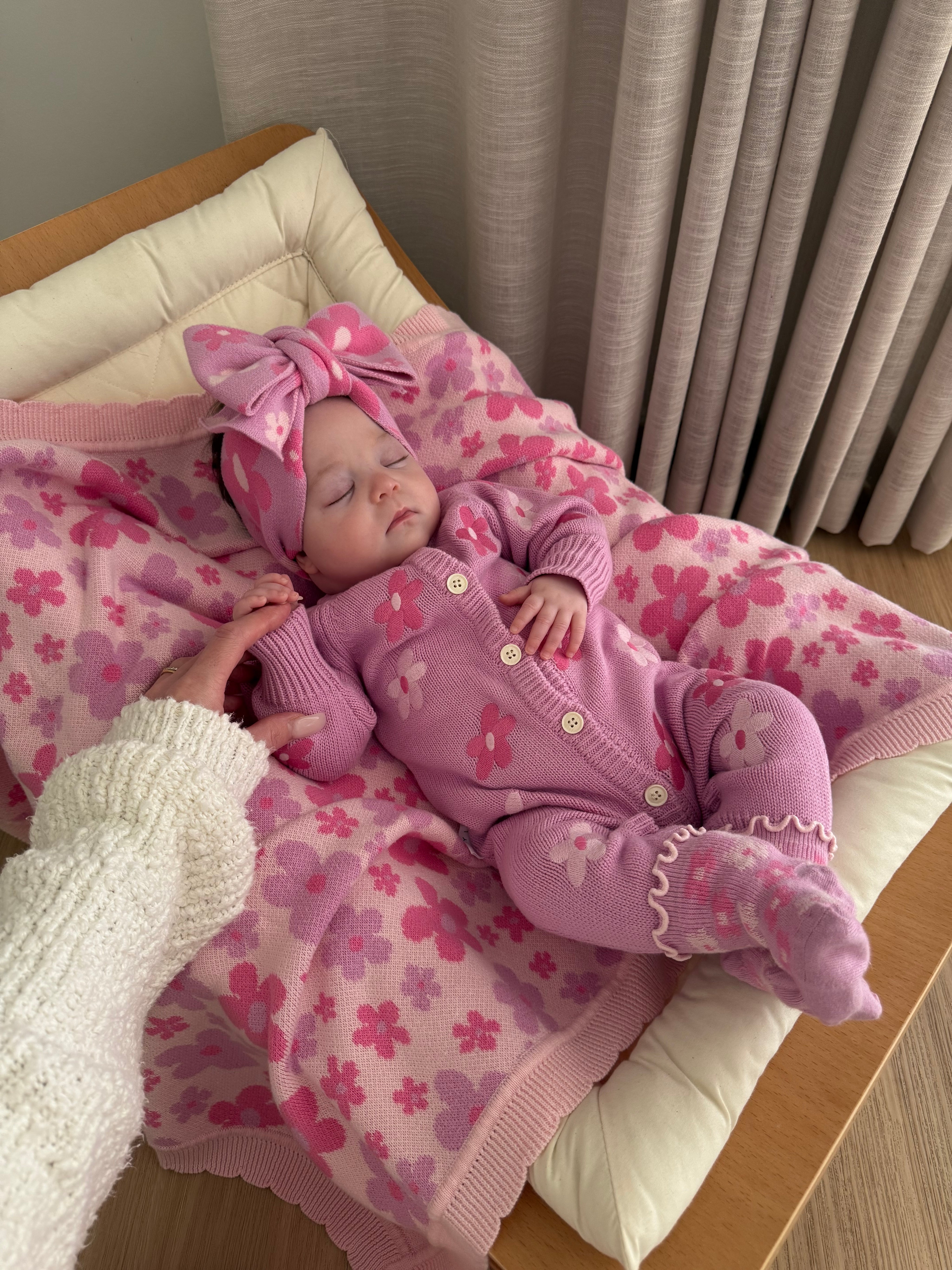 BLANKET CORA