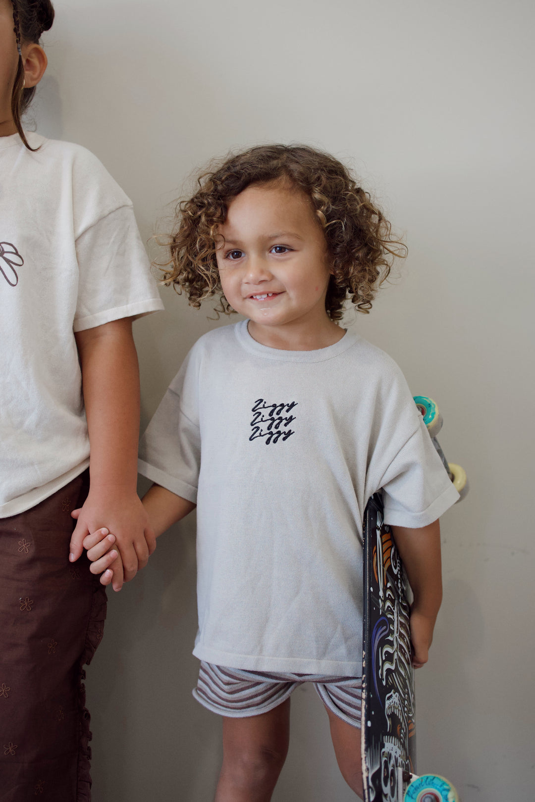 SIGNATURE TEE | DUSTY