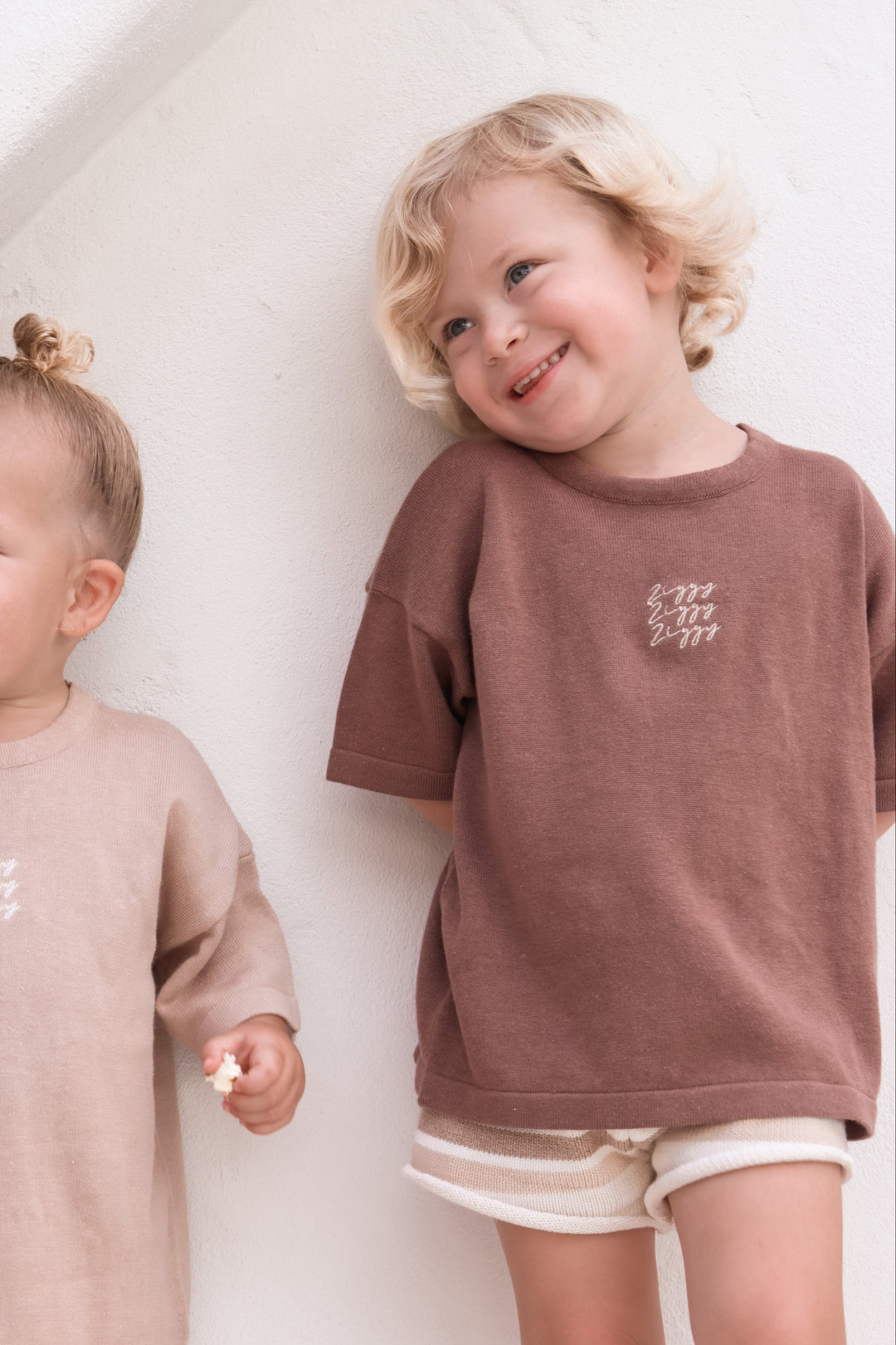 SIGNATURE TEE | CHOCOLATE OG (KIDS)